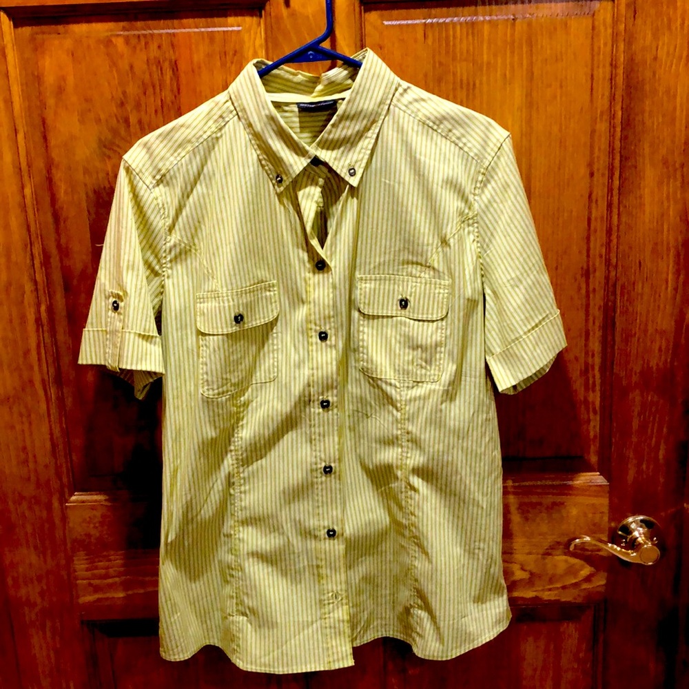 Brand New‼️ New York & Company button down